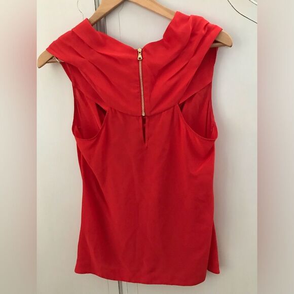 Trina Turk Red Drape Neck 100% Silk Sleeveless Top Gold Zipper Size S - Picture 4 of 4